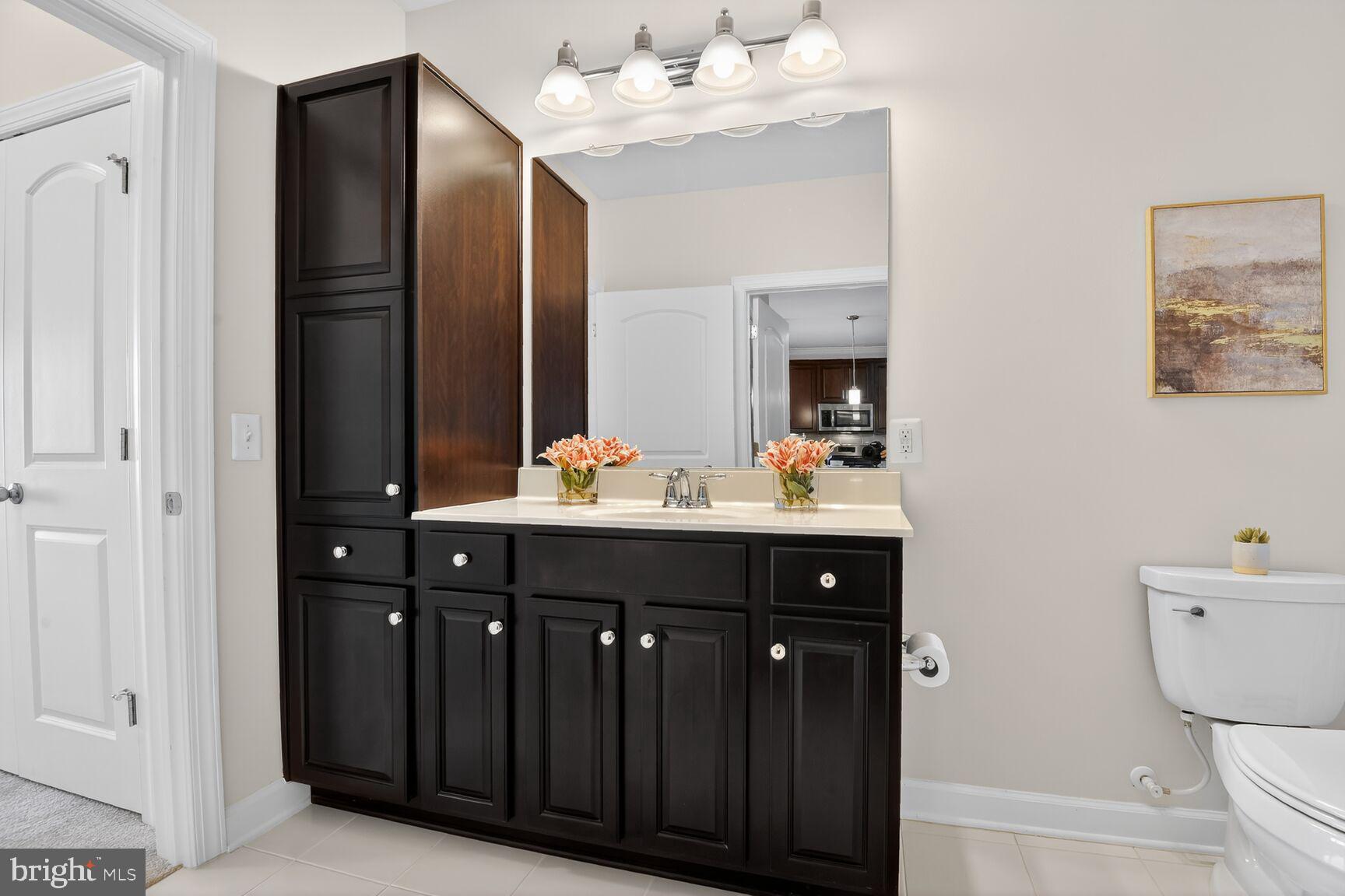 DISCOVERY SQUARE - Residential