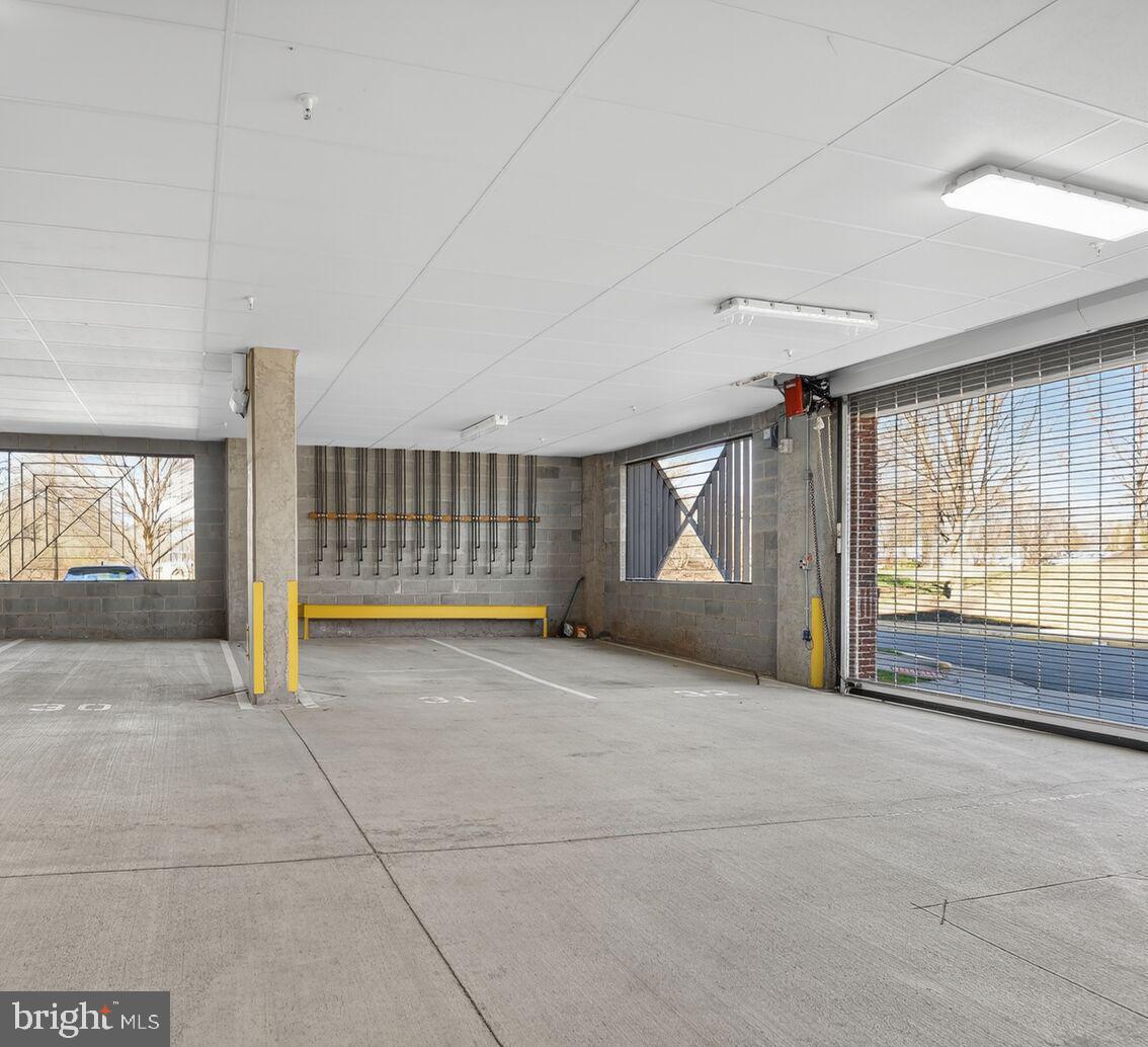 DISCOVERY SQUARE - Residential