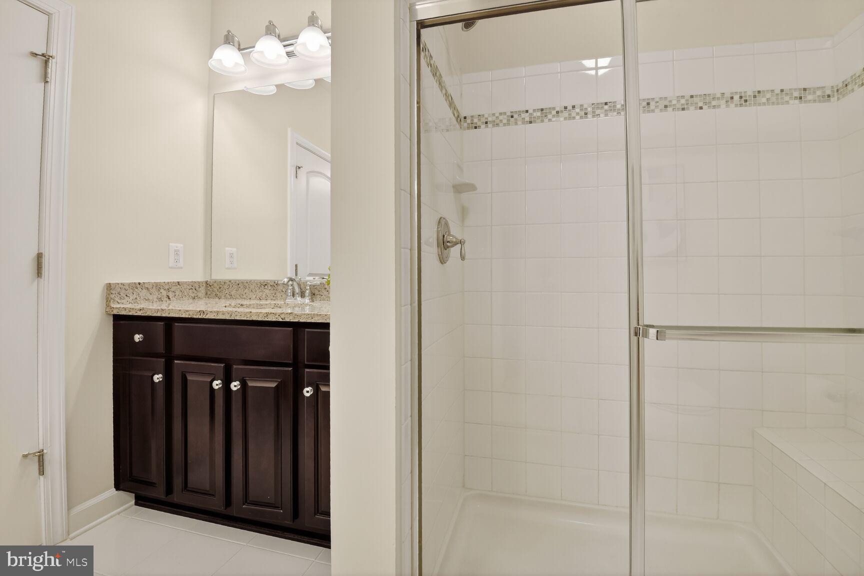 DISCOVERY SQUARE - Residential