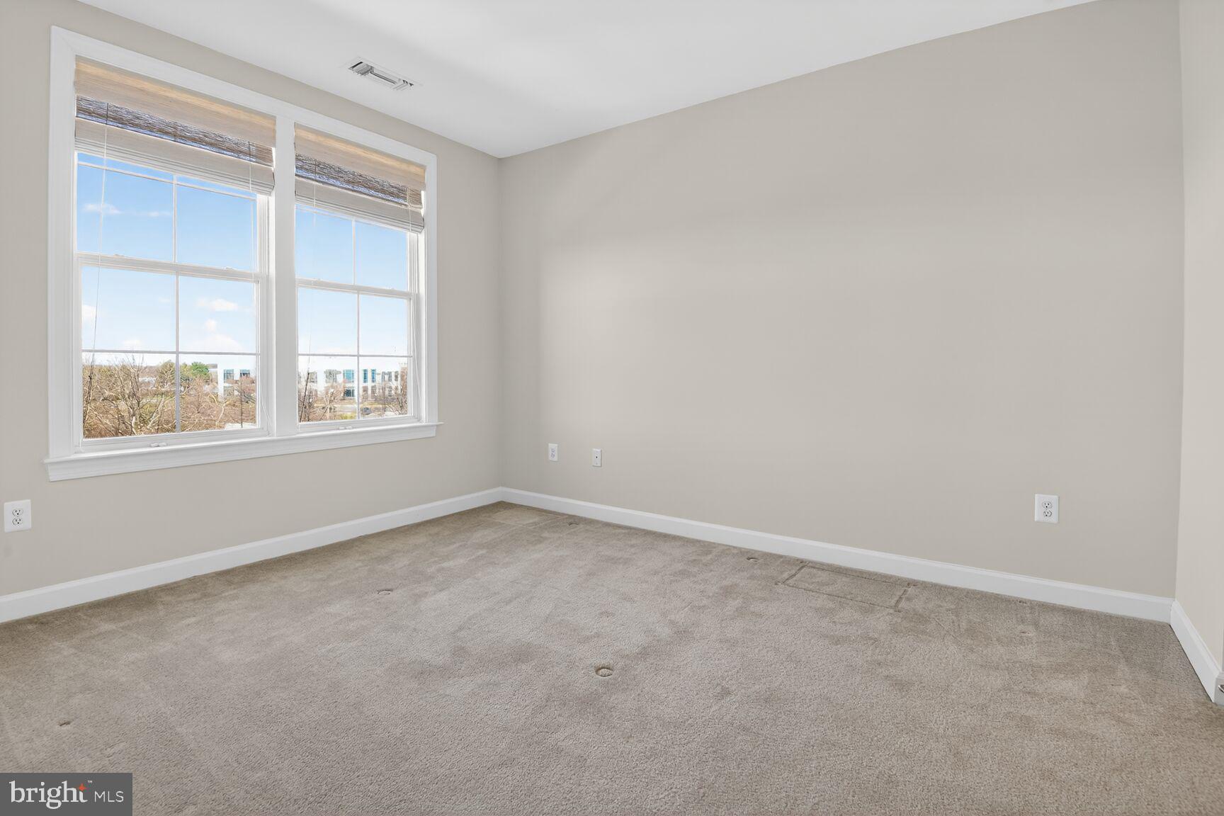 DISCOVERY SQUARE - Residential