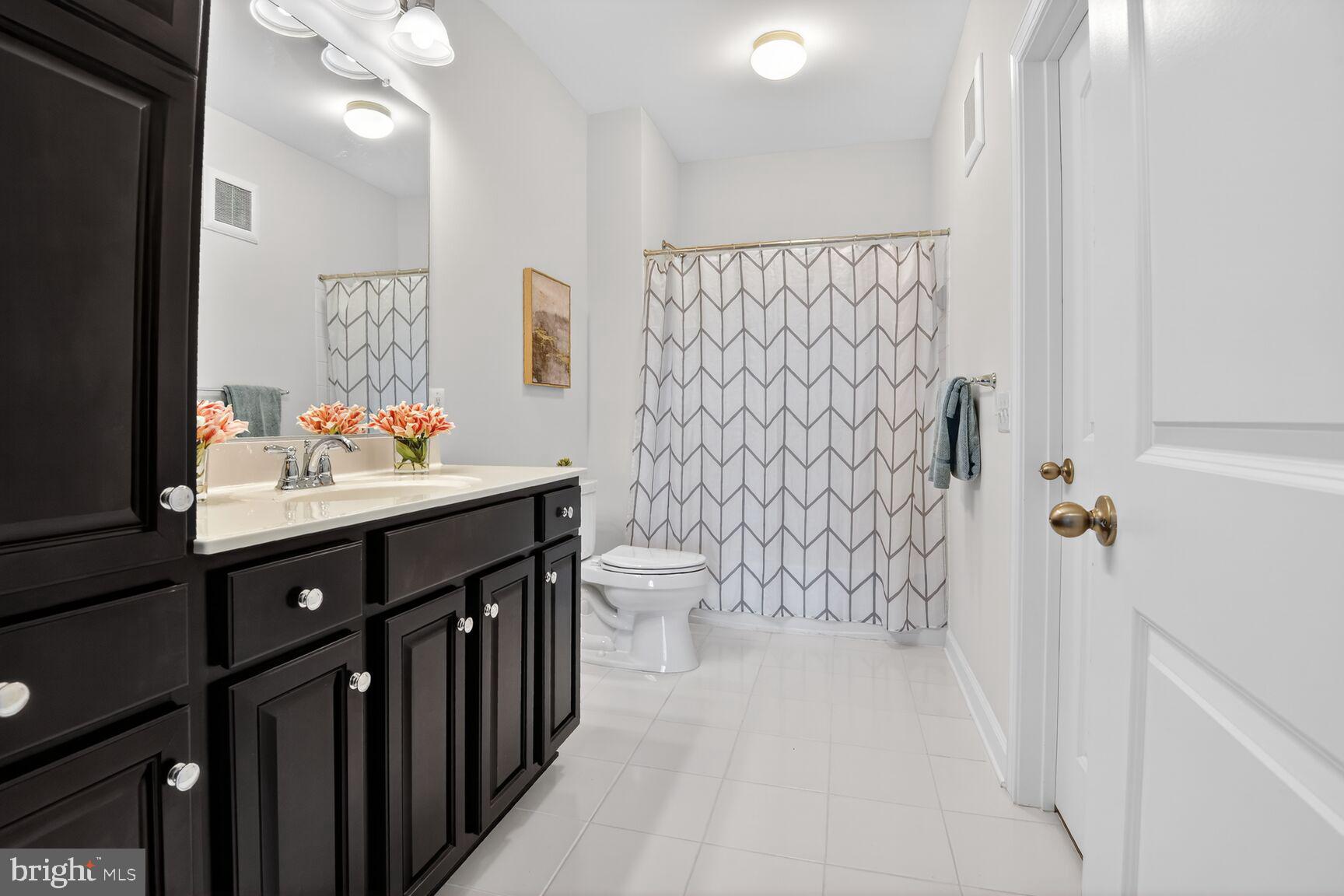 DISCOVERY SQUARE - Residential