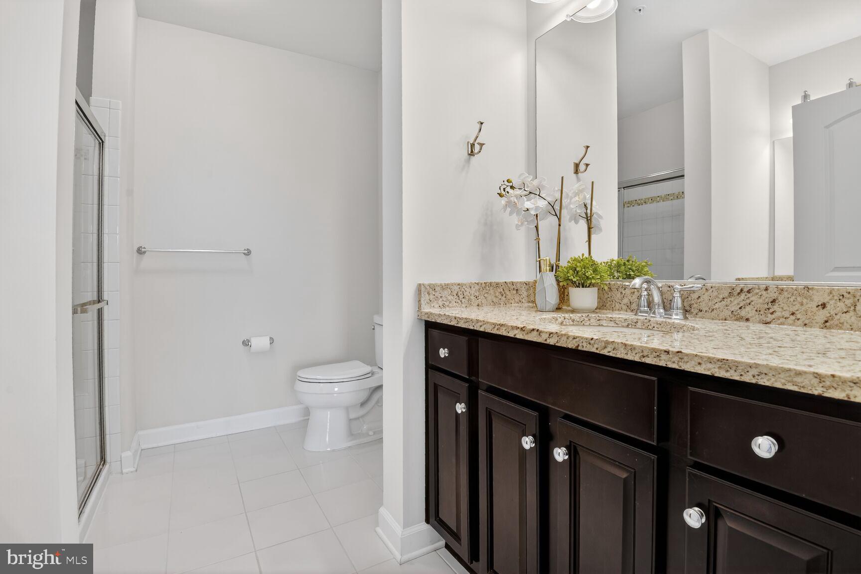 DISCOVERY SQUARE - Residential