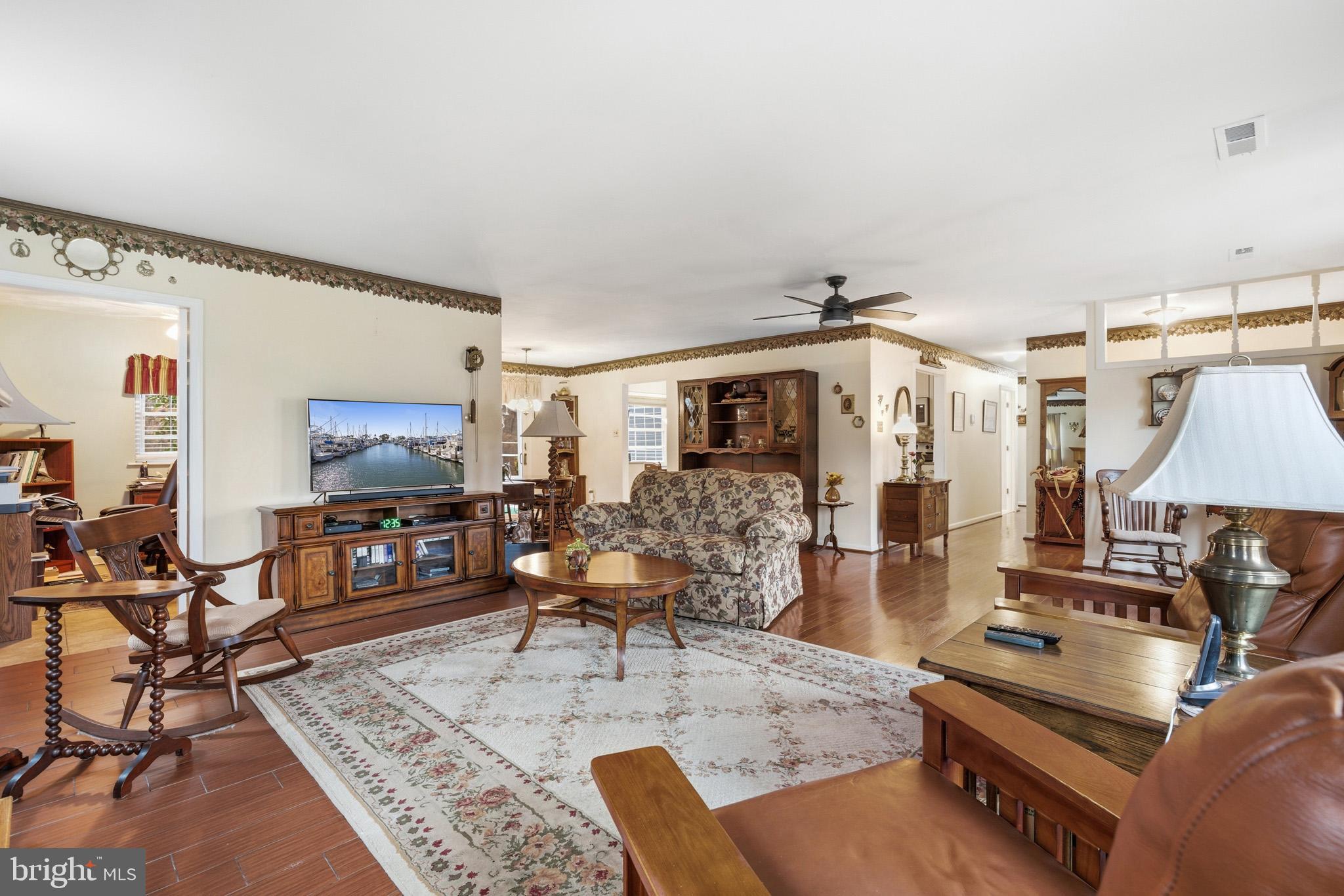 LOCH HAVEN BEACH - Residential