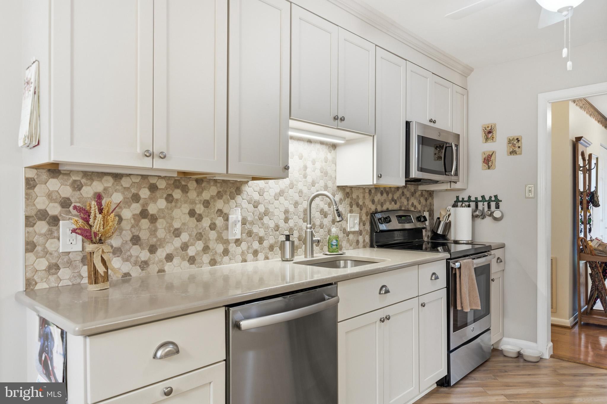 LOCH HAVEN BEACH - Residential