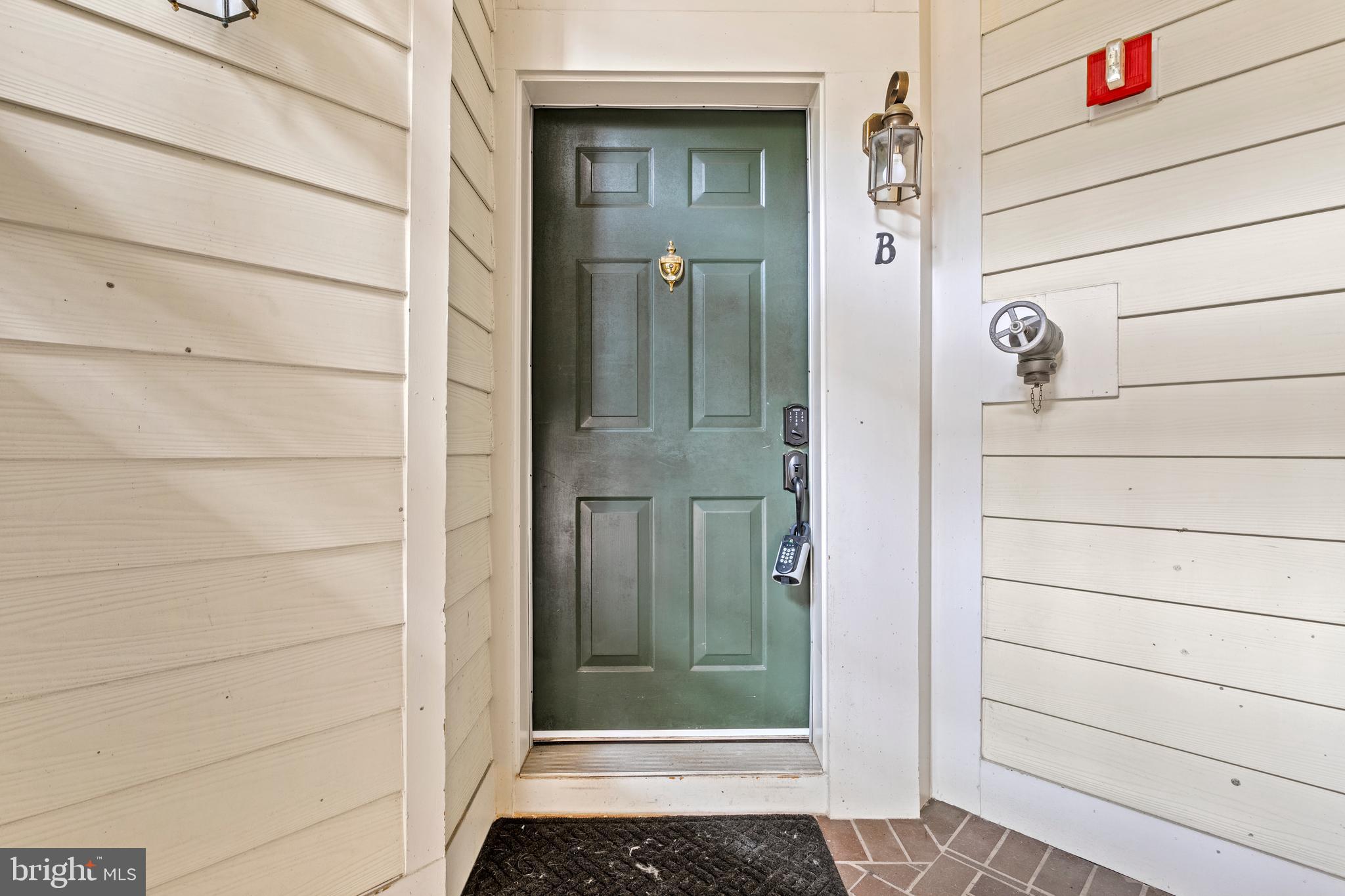 1304 GARDEN WALL CIRCLE B 105