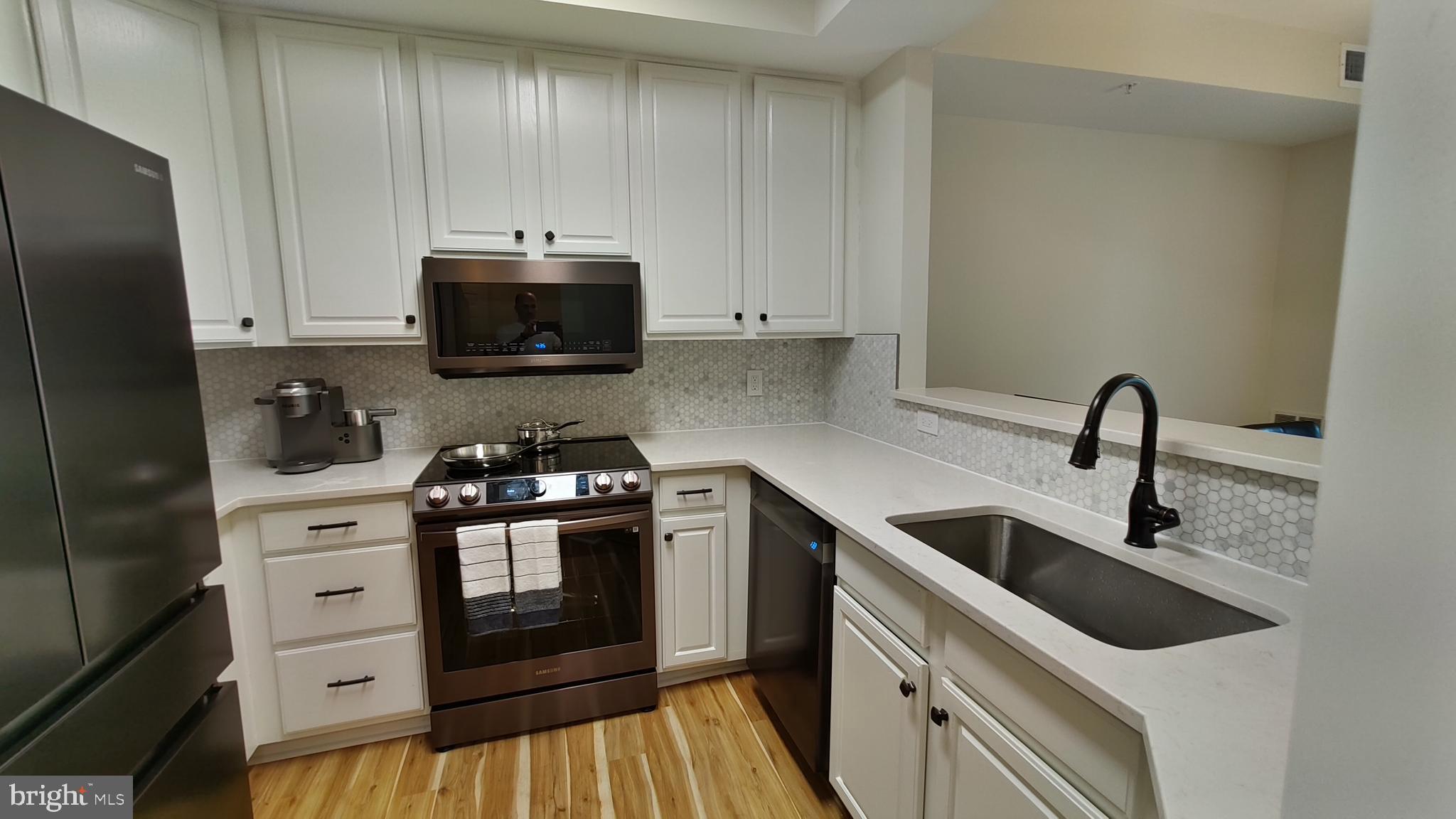 1304 GARDEN WALL CIRCLE B 105