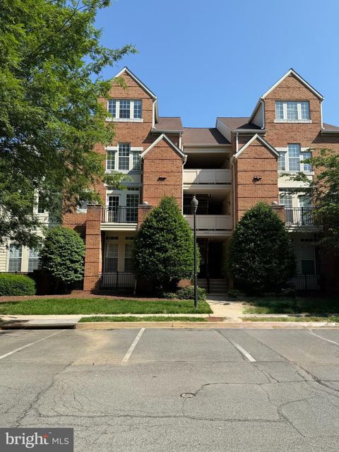 1304 GARDEN WALL CIRCLE B 105 RESTON VA 20194