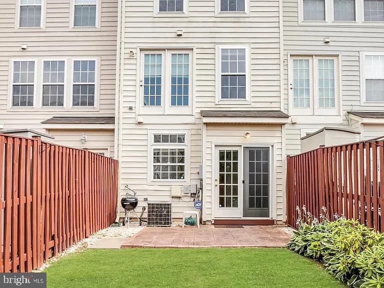 ASHBURN VILLAGE - Residential Lease