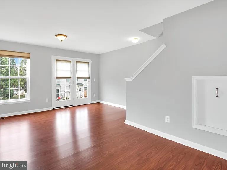 ASHBURN VILLAGE - Residential Lease