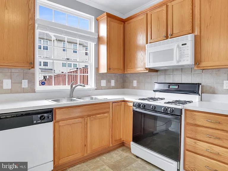 ASHBURN VILLAGE - Residential Lease