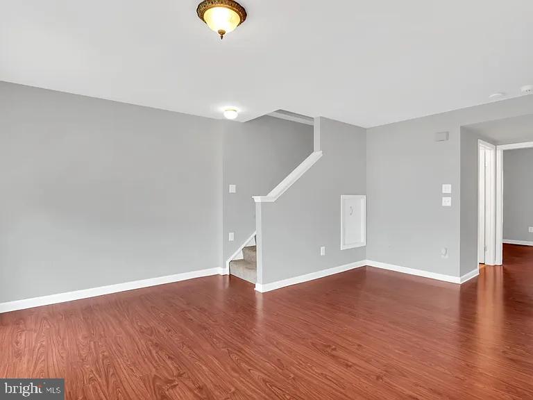 ASHBURN VILLAGE - Residential Lease