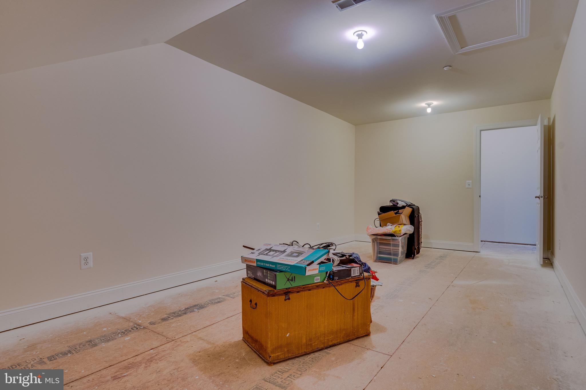 TOLLGATE VILLAGE - Residential