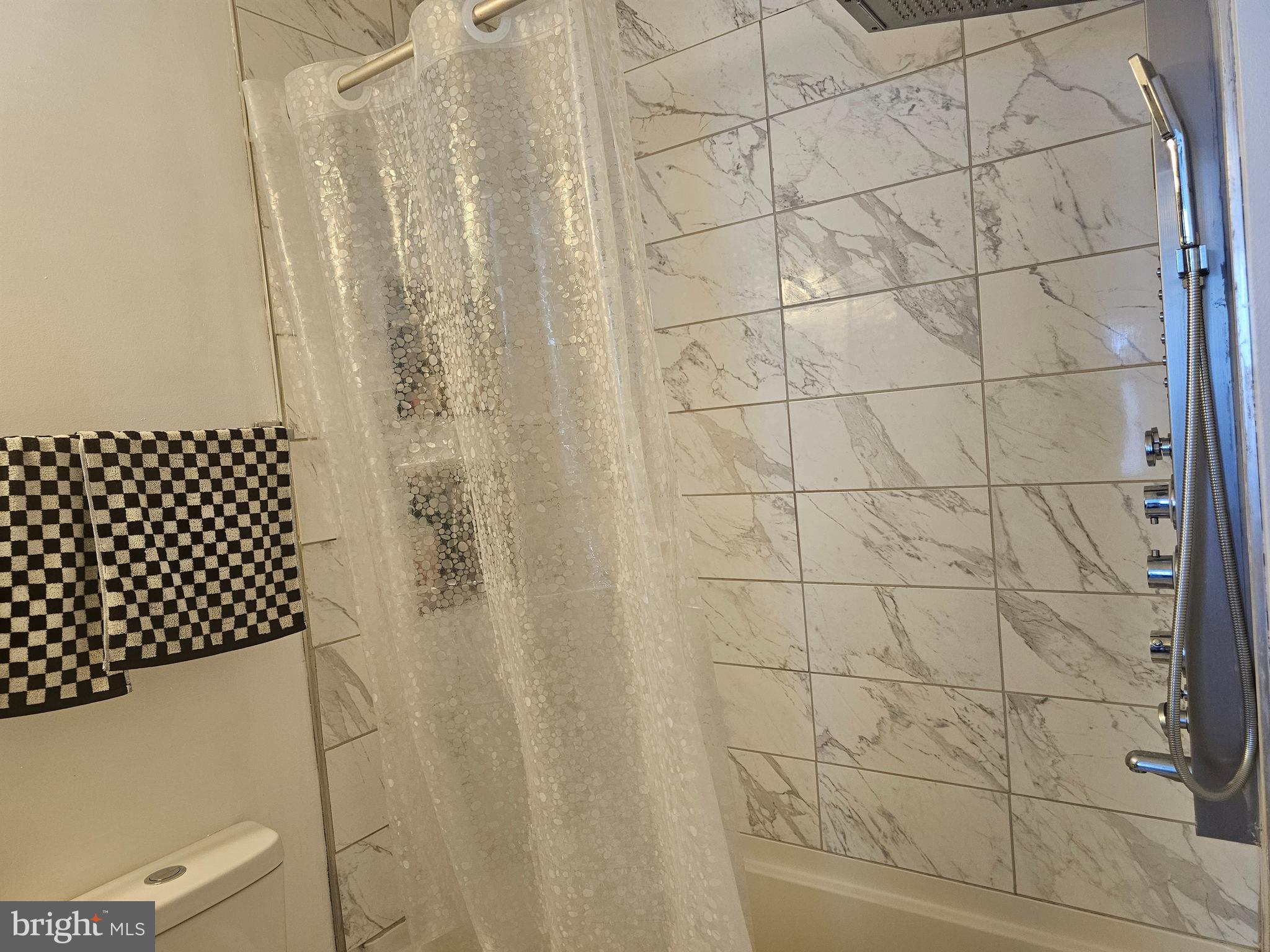 SOUTH HAMPTON - Residential