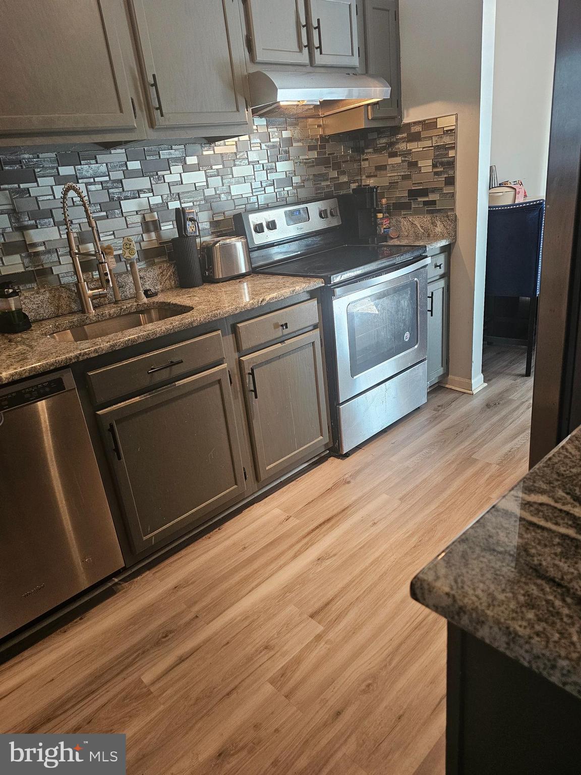 SOUTH HAMPTON - Residential