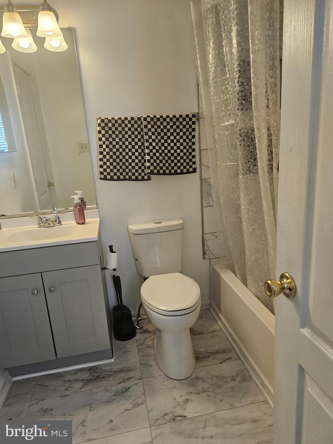 SOUTH HAMPTON - Residential