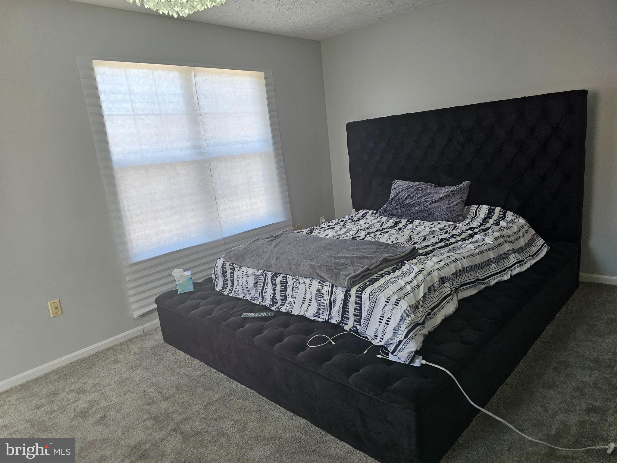 SOUTH HAMPTON - Residential