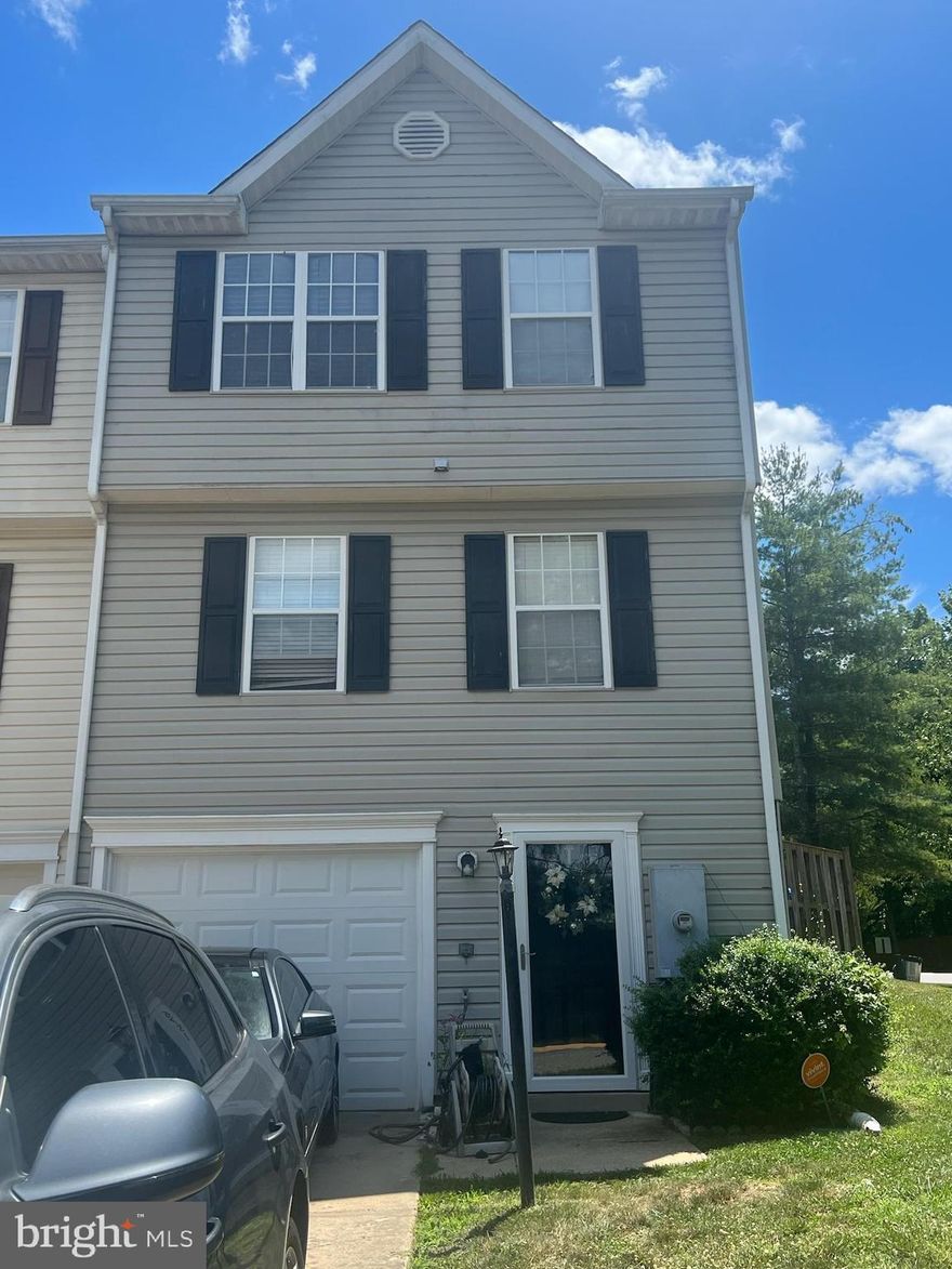 Great end unit townhome in the South Hampton community. Perfect starter home featuring 3 bedrooms, an upgraded master bath, upgraded kitchen with granite countertop and stainless steel appliances, a 2-level deck, fenced yard, and so much more. Pics coming soon.