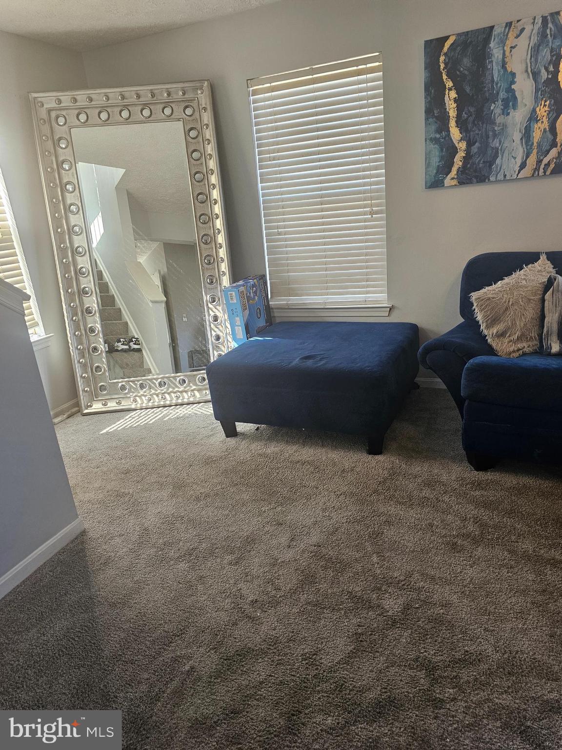 SOUTH HAMPTON - Residential