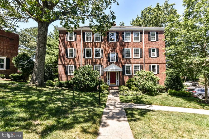 Beautifully maintained 2-level, 2-bath 1BR + DEN Barcroft unit*2nd bath to be full renovated! Updated kitchen with white cabinetry & corian counters**Hardwoods on main level*Open Living Room & formal dining room*One of the downstairs rooms has outside egress & could be used for a bedroom*Large balcony for outdoor living*Fully Renovated Bathroom! Quiet off street location with plenty of parking in parking lot*Easy access to transportation, shopping and entertainment*Lively Shirlington is close by*Just 1 block to the Harris Teeter, Silver Diner & Pentagon Bus*Wonderful Fairlington Villages amenities include Pools, tennis, open space, club house, plus more! AVAILABLE IMMEDIATELY*