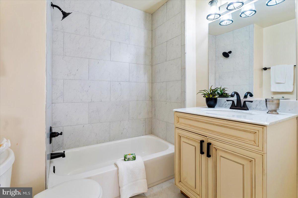 MOUNT RAINIER - Residential