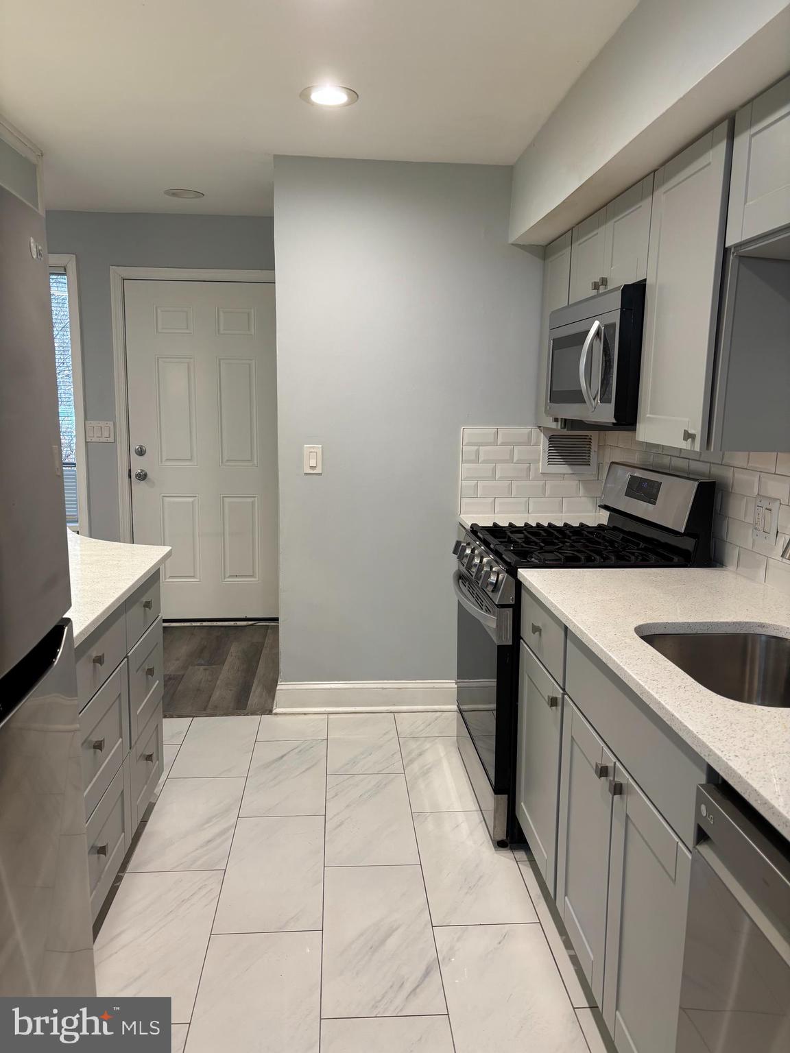 SPRING LAKE GARDEN CONDOMINIUM - Residential