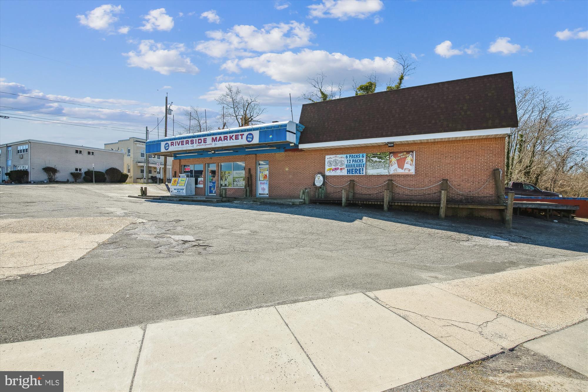 519 RIVERSIDE DRIVE