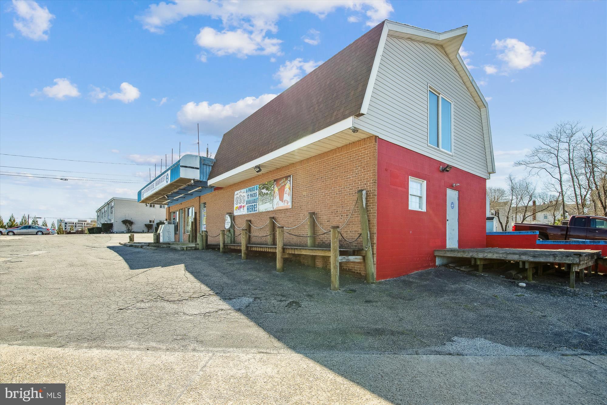 519 RIVERSIDE DRIVE