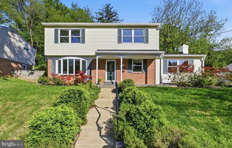 Photo of 10809 Drumm Avenue, KENSINGTON, MD 20895 (MLS # MDMC2230558)