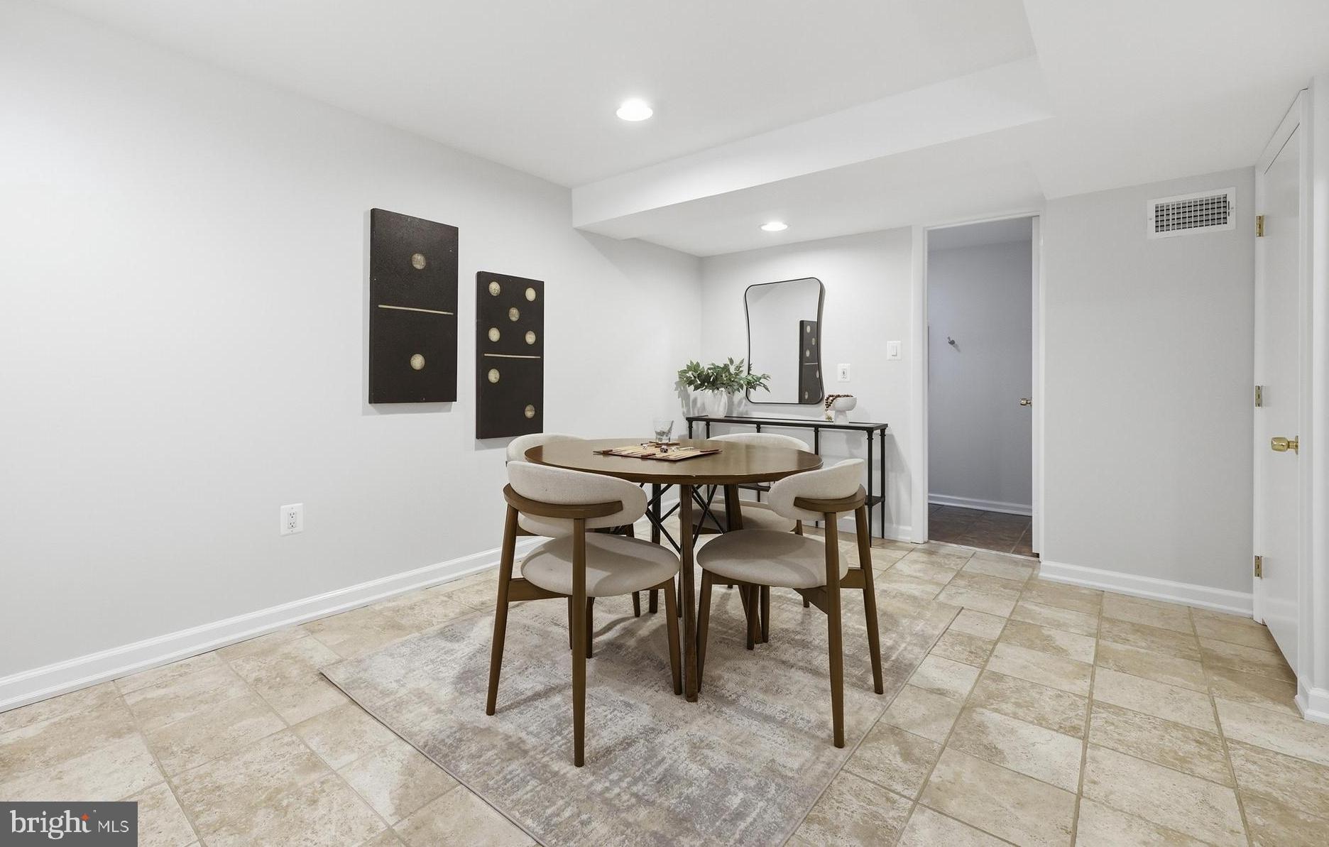 KENSINGTON HEIGHTS - Residential