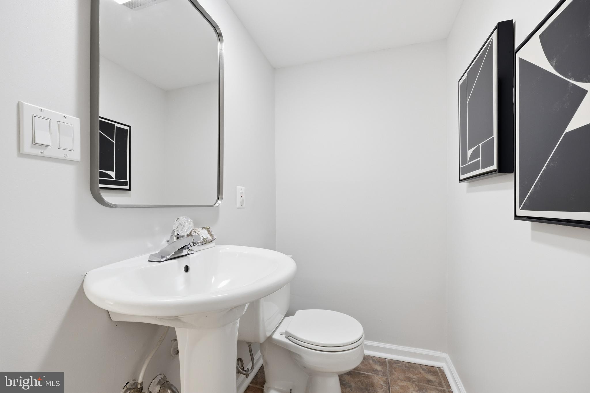 KENSINGTON HEIGHTS - Residential