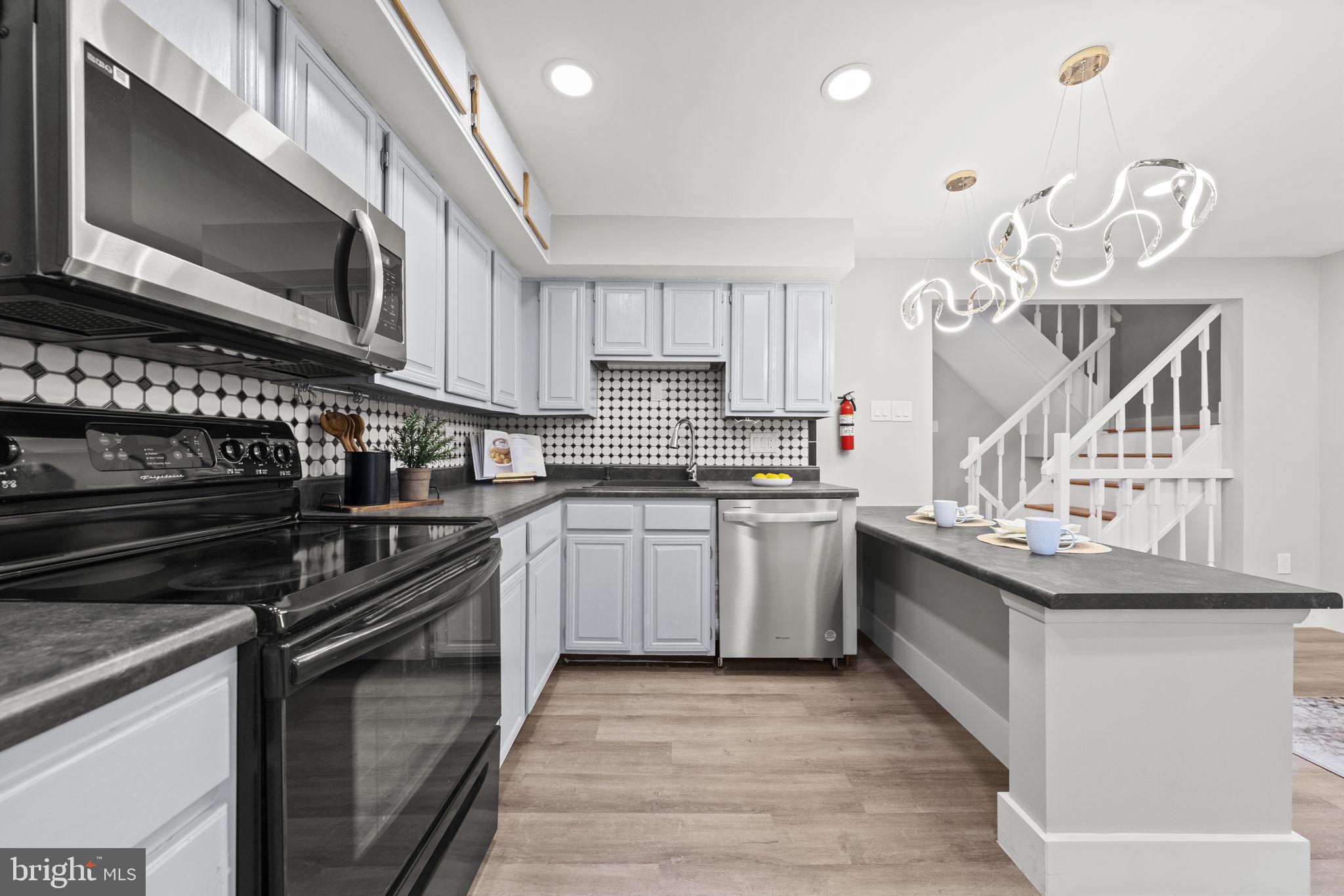 NEWINGTON FOREST - Residential