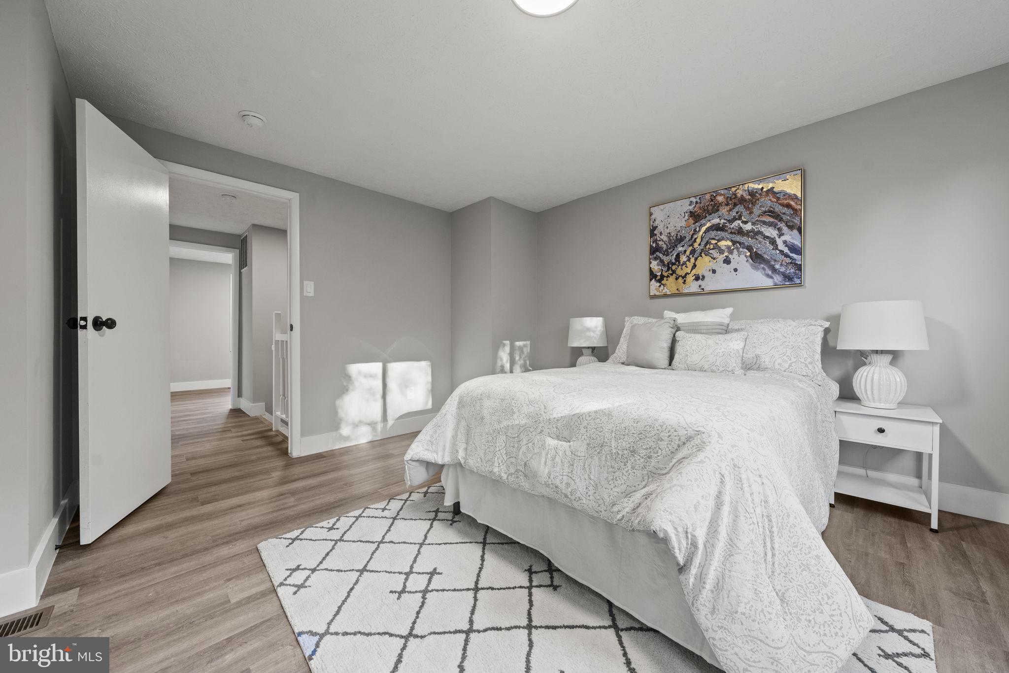 NEWINGTON FOREST - Residential