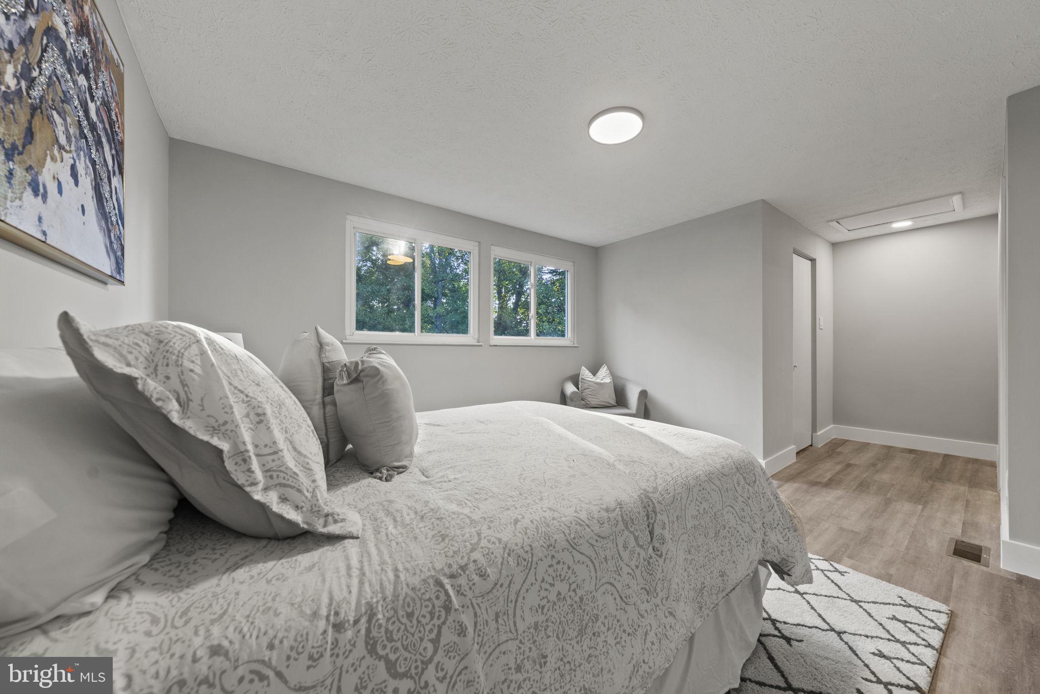 NEWINGTON FOREST - Residential