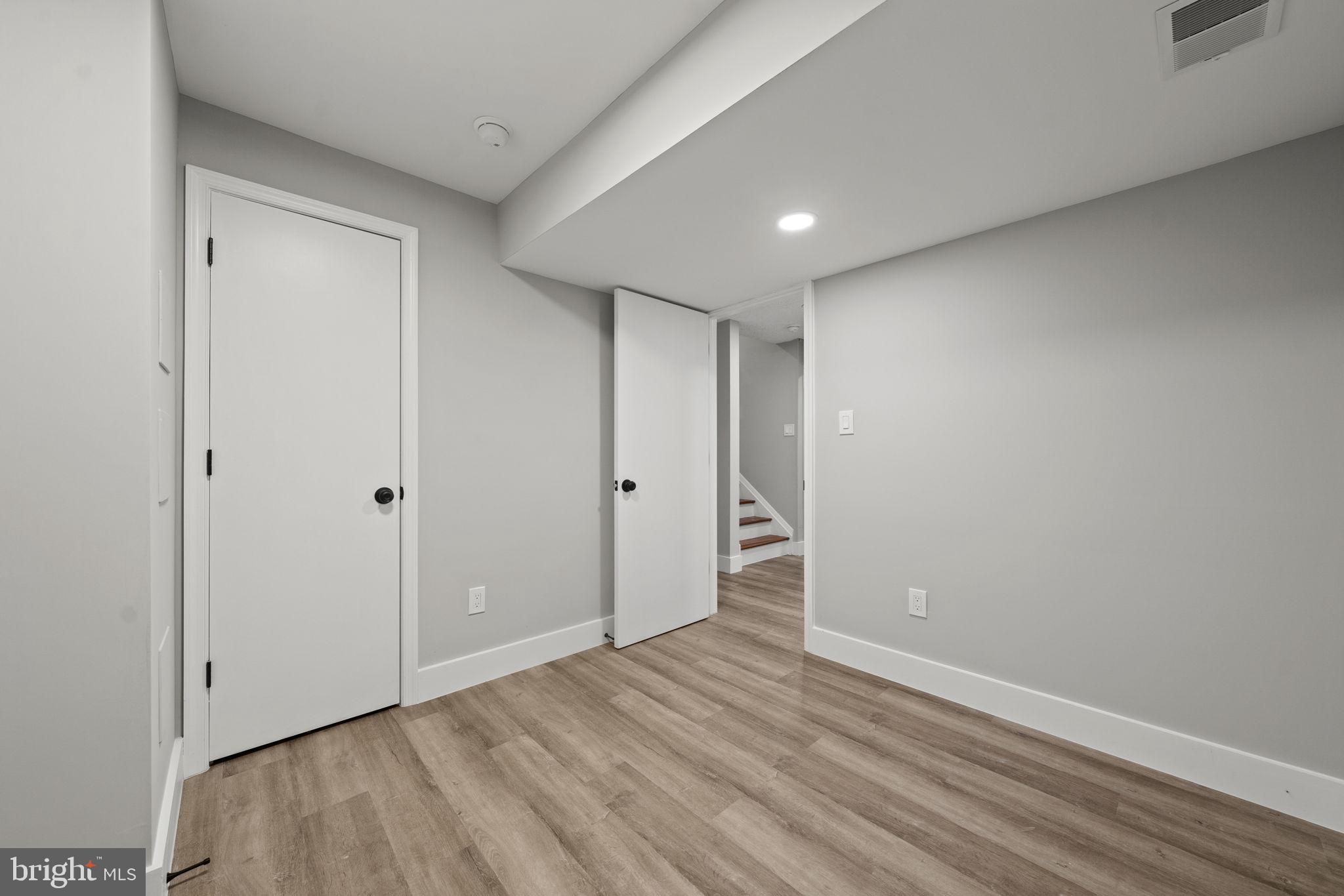 NEWINGTON FOREST - Residential