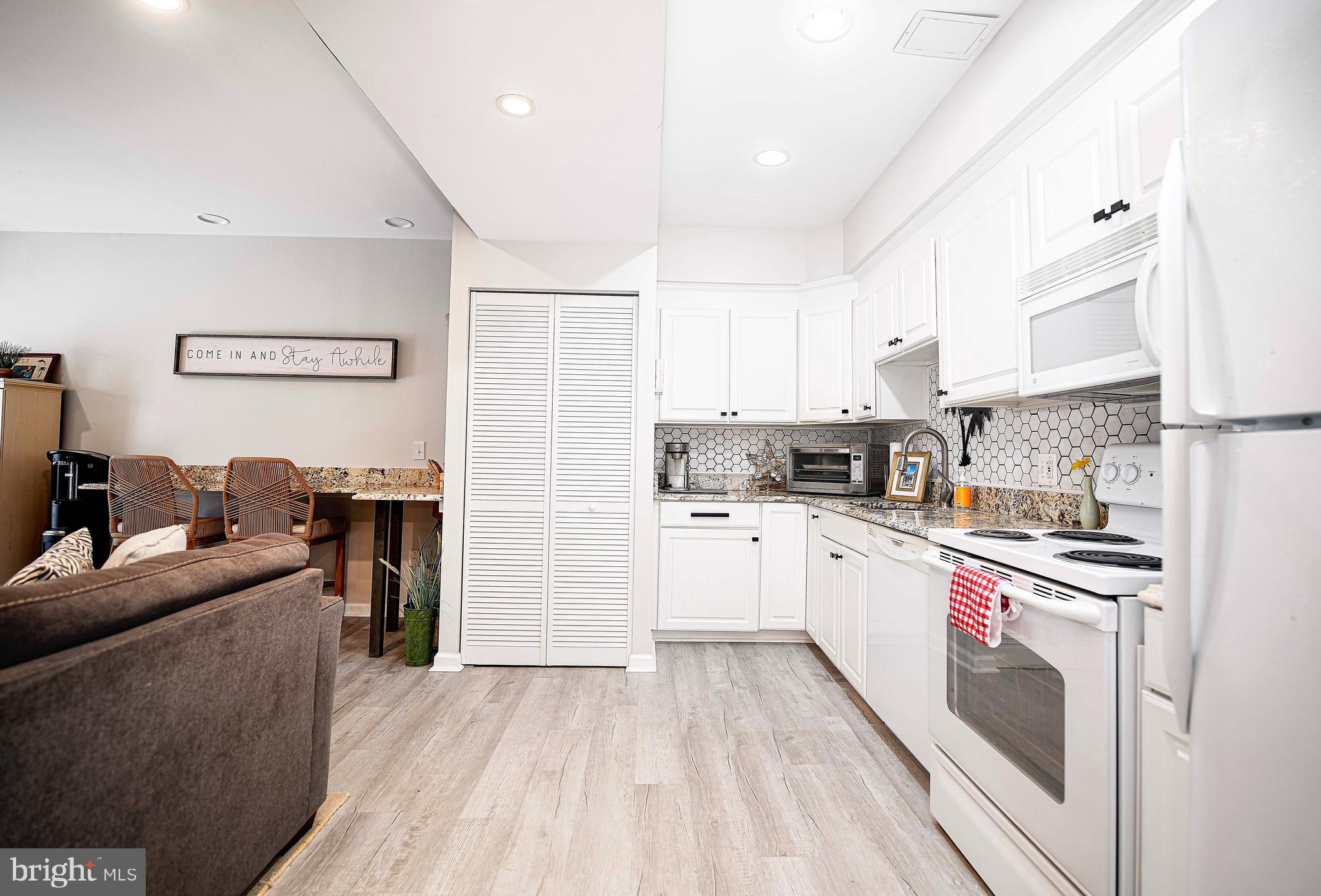 MOORES MEADOWS - Residential