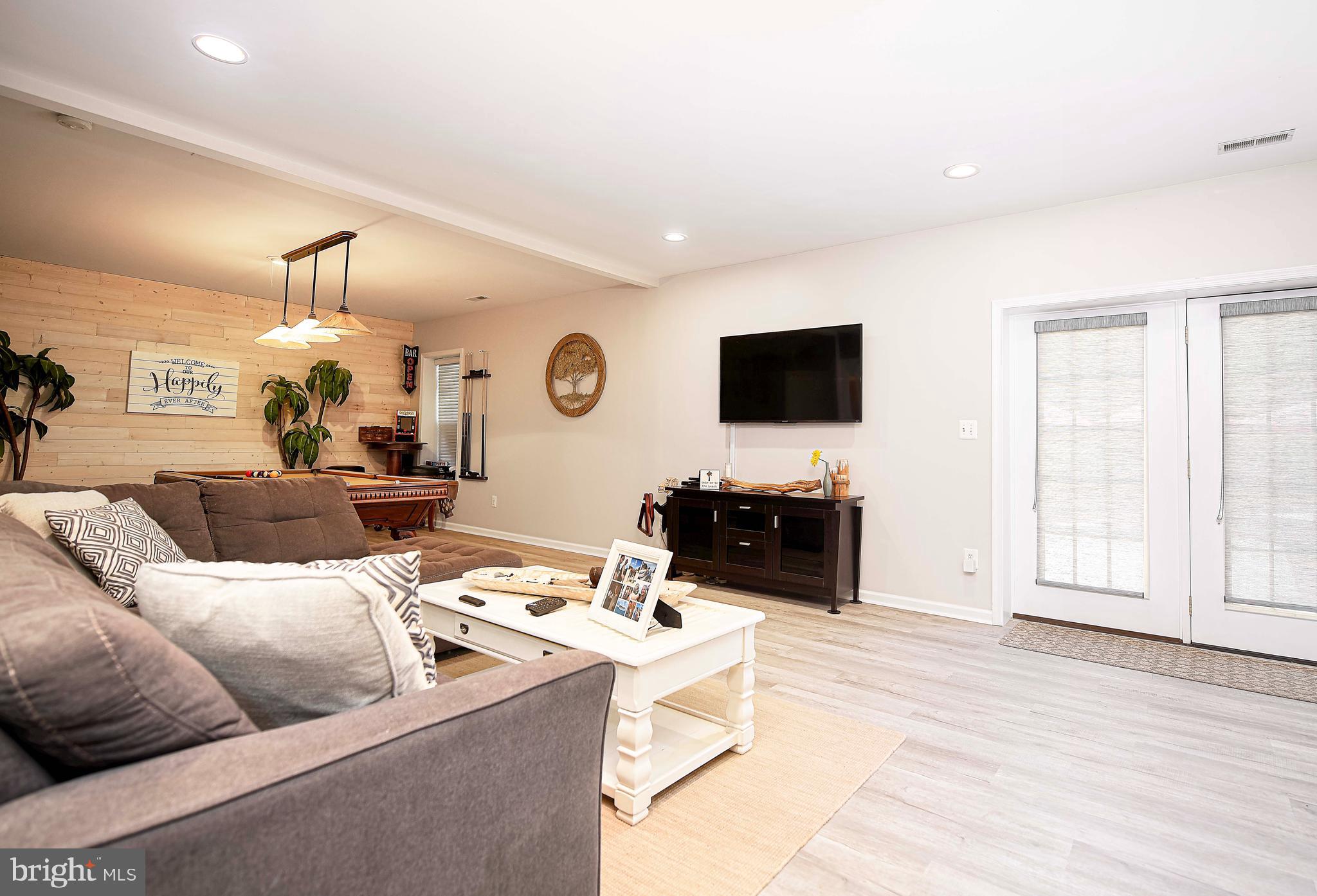 MOORES MEADOWS - Residential