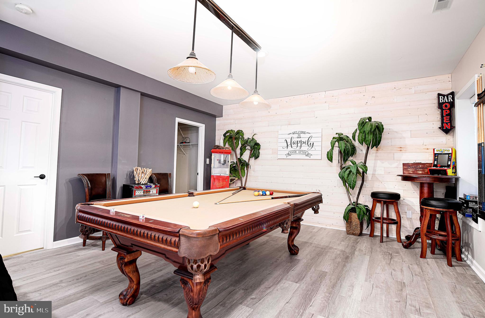 MOORES MEADOWS - Residential