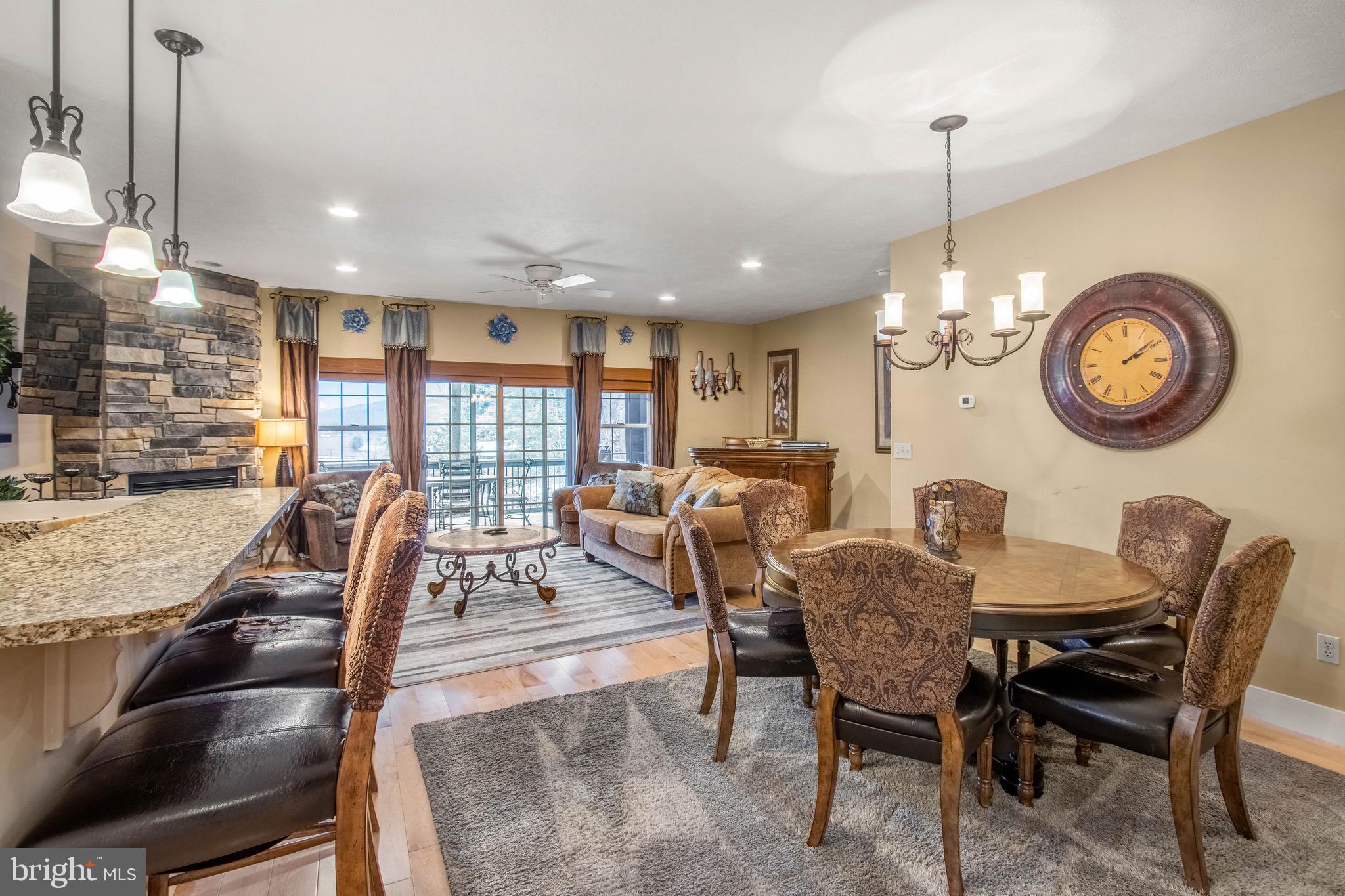 NORTHLAKE VILLAGE TOWNHOMES - Residential Lease