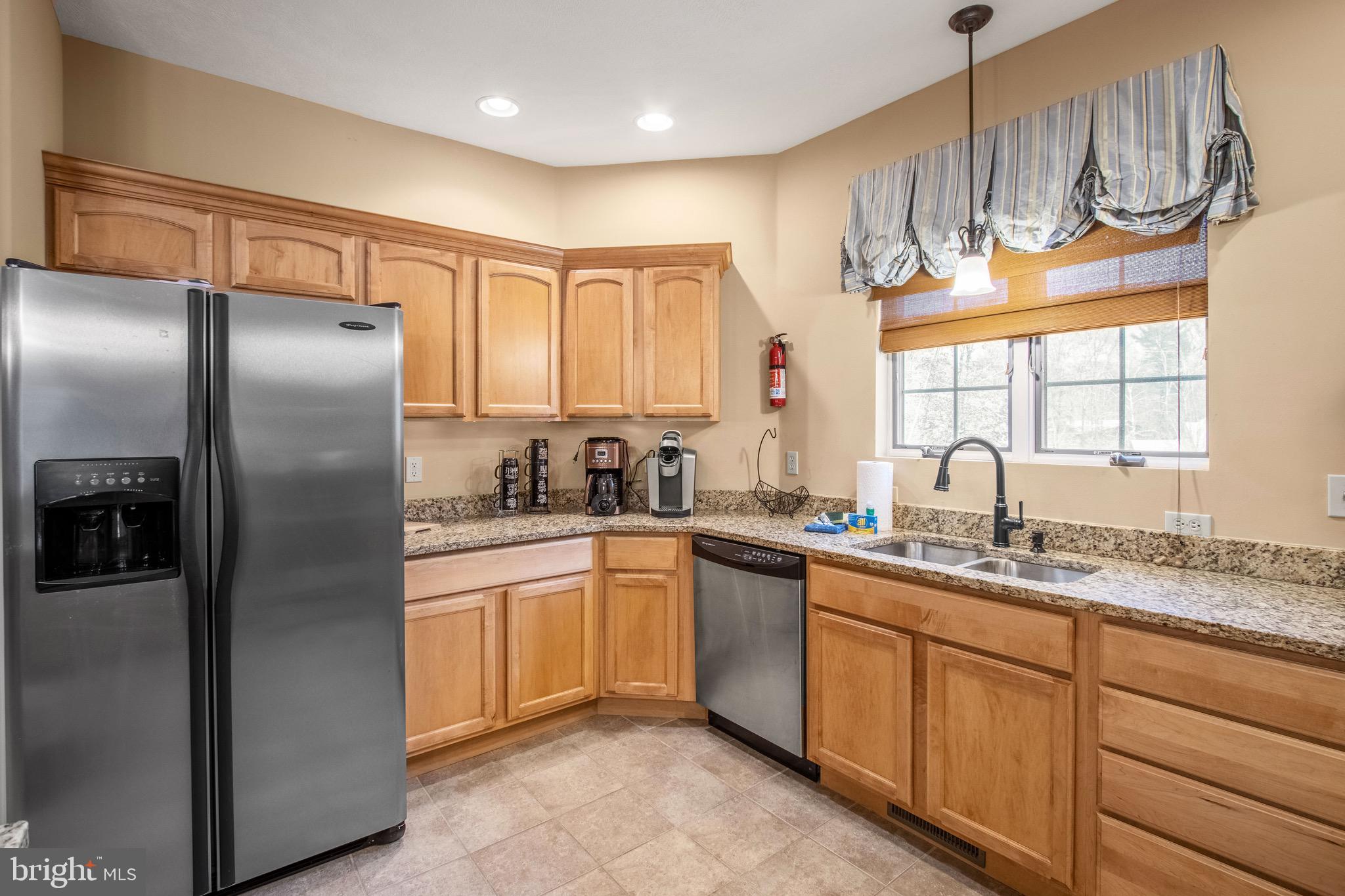 NORTHLAKE VILLAGE TOWNHOMES - Residential Lease