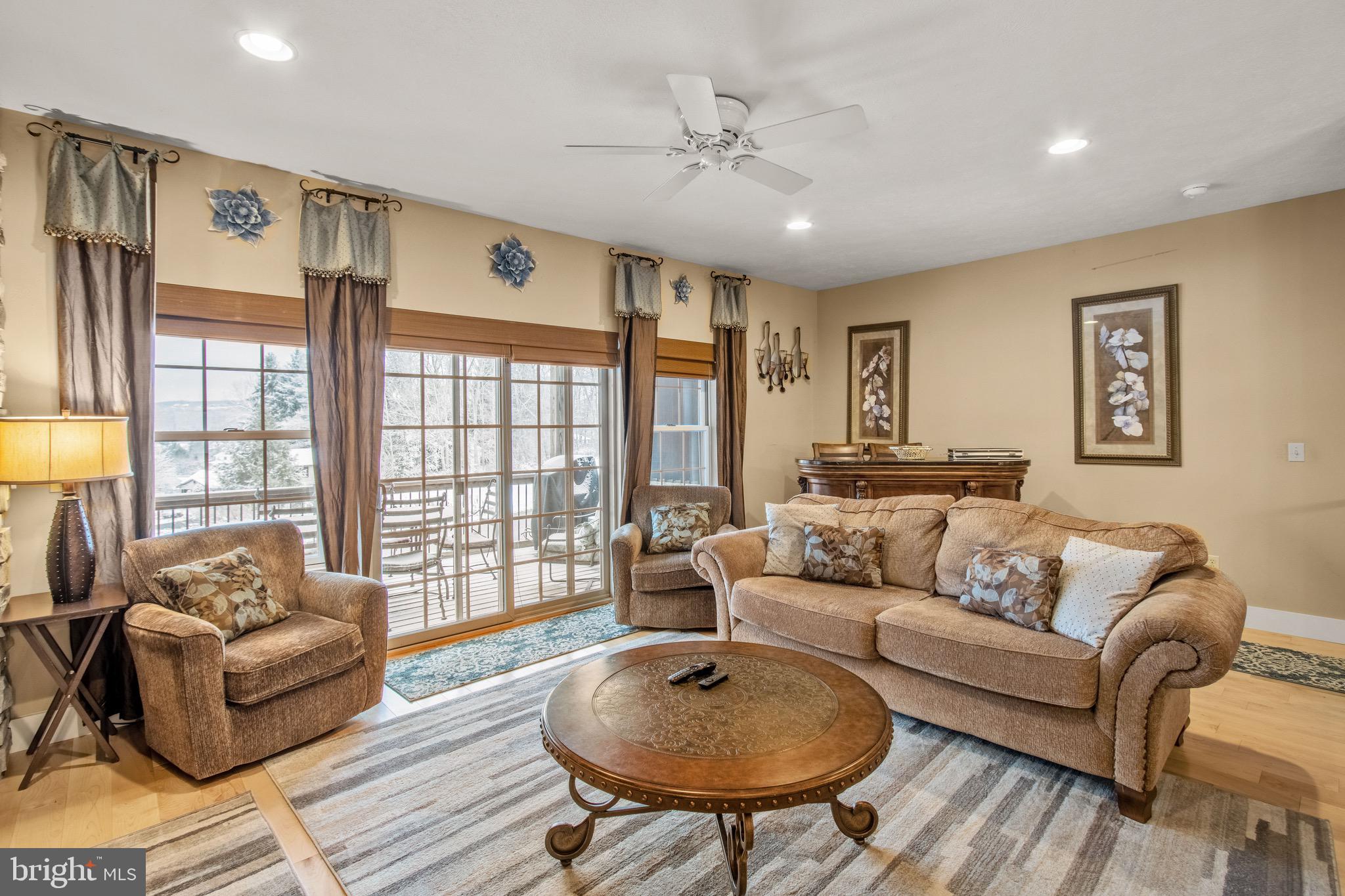 NORTHLAKE VILLAGE TOWNHOMES - Residential Lease