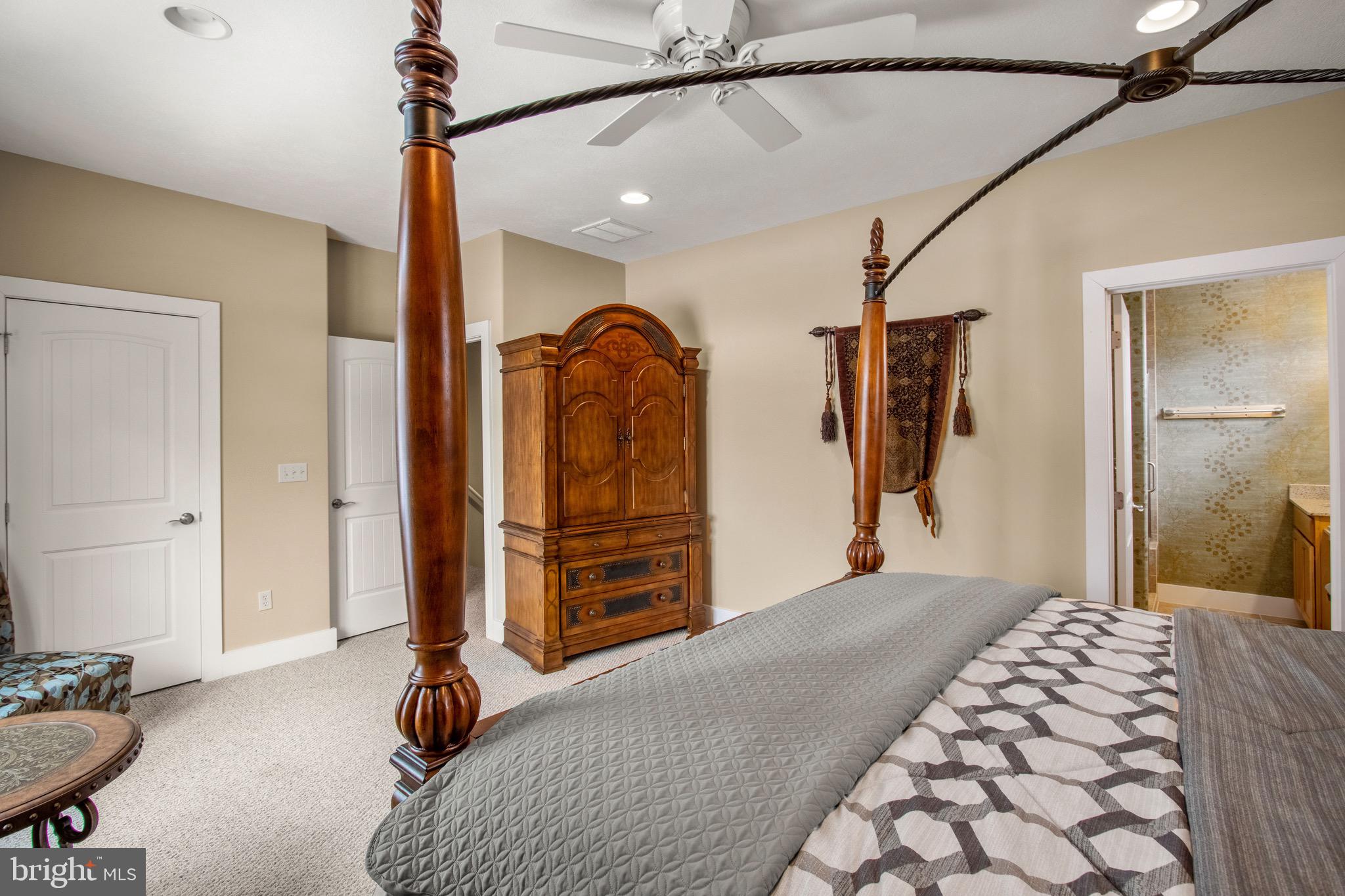 NORTHLAKE VILLAGE TOWNHOMES - Residential Lease