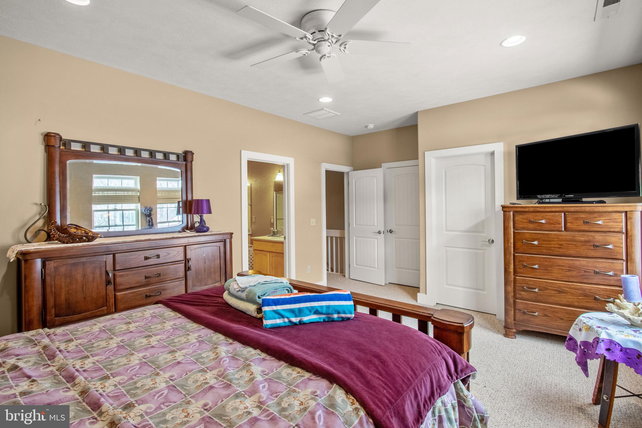 NORTHLAKE VILLAGE TOWNHOMES - Residential Lease