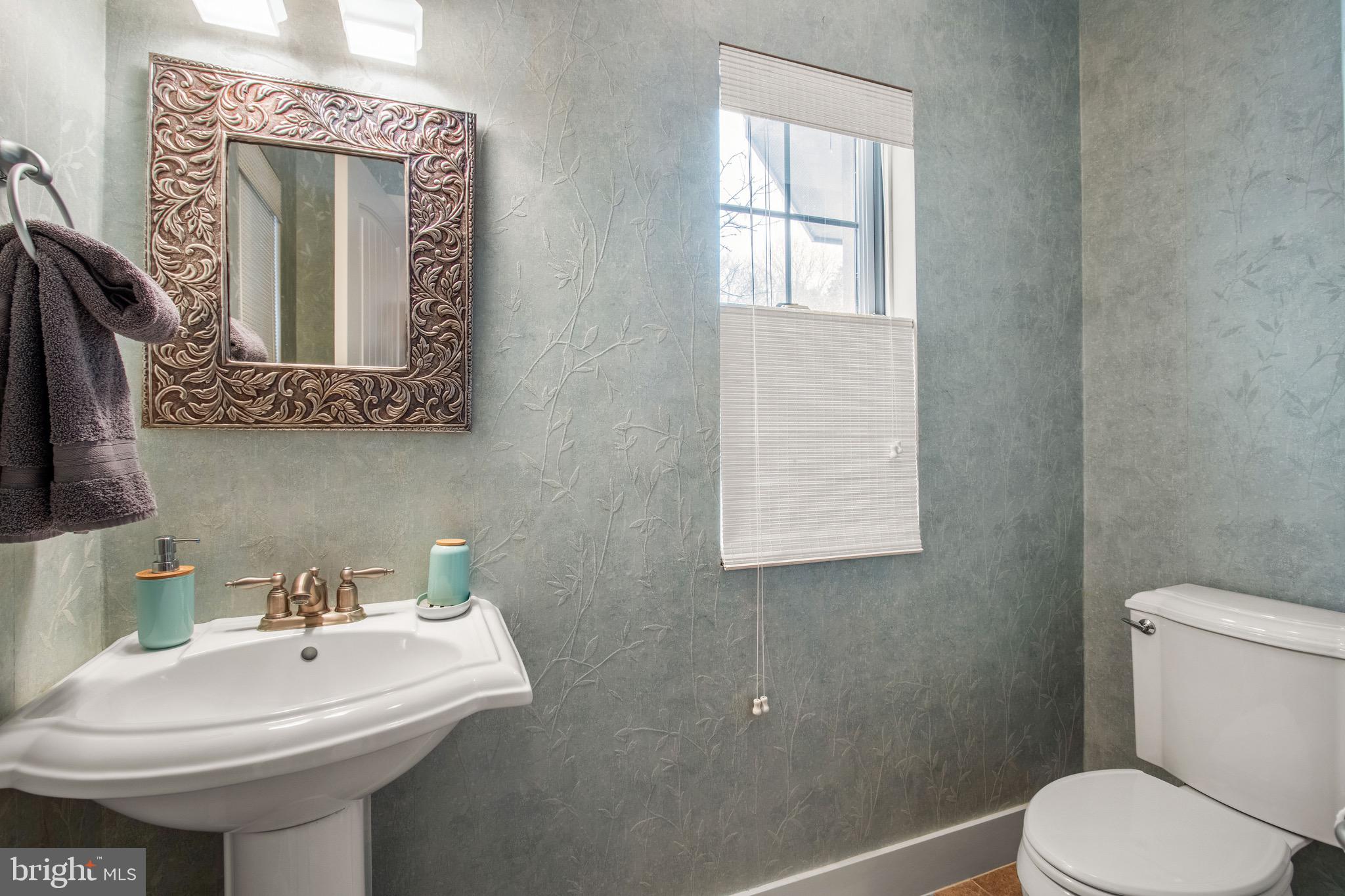 NORTHLAKE VILLAGE TOWNHOMES - Residential Lease