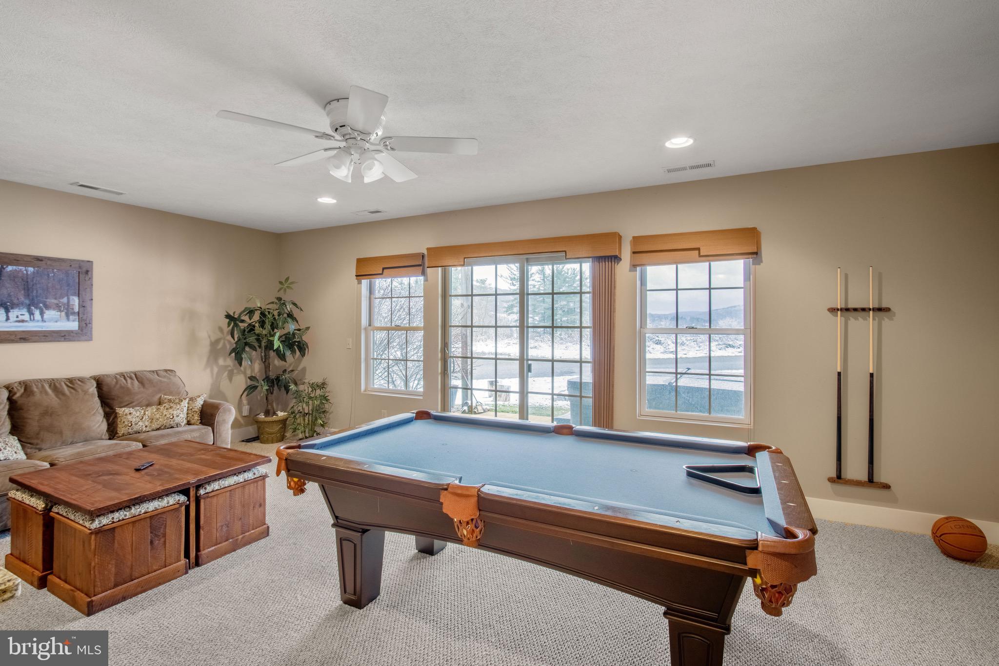 NORTHLAKE VILLAGE TOWNHOMES - Residential Lease