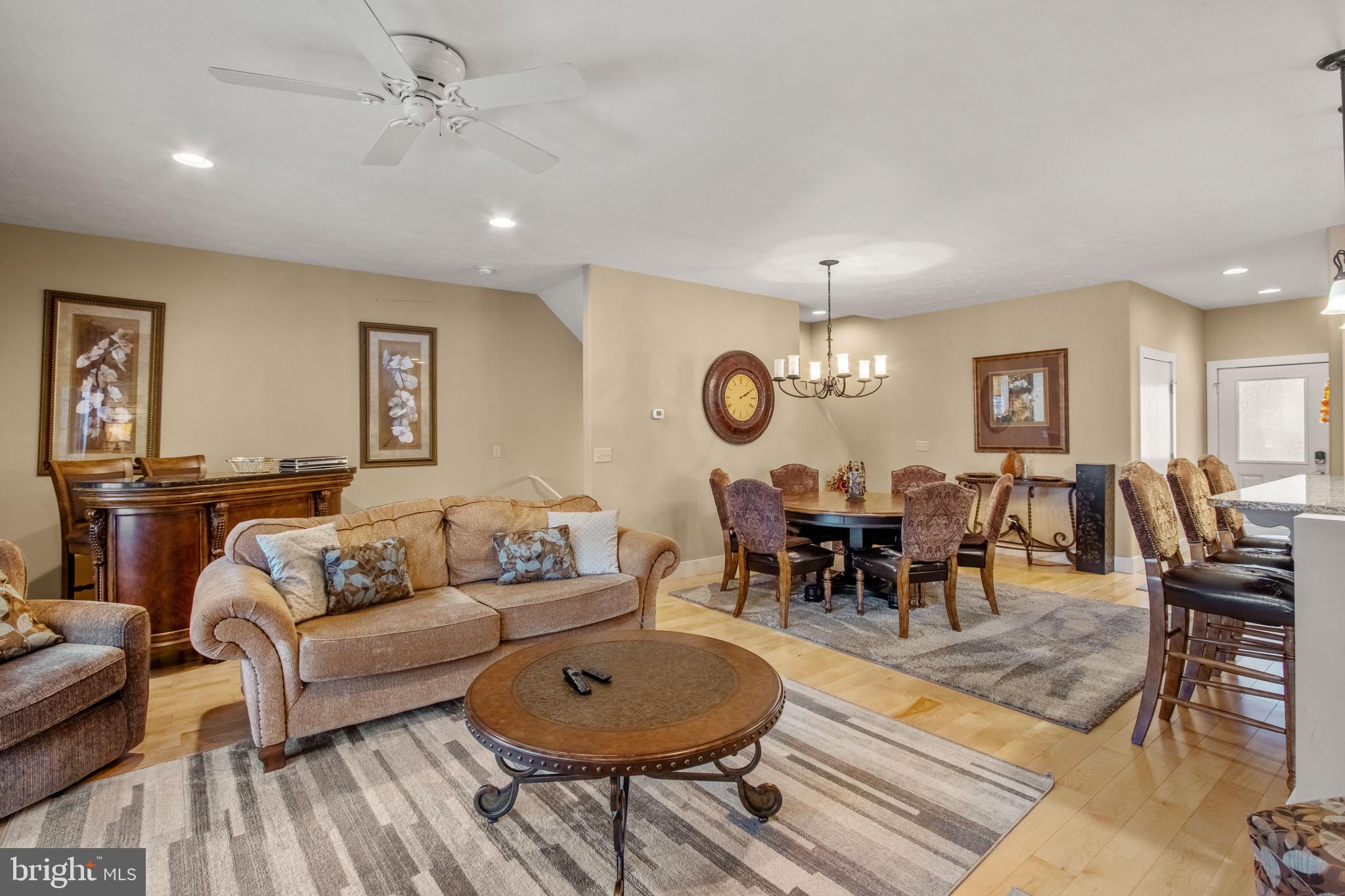 NORTHLAKE VILLAGE TOWNHOMES - Residential Lease