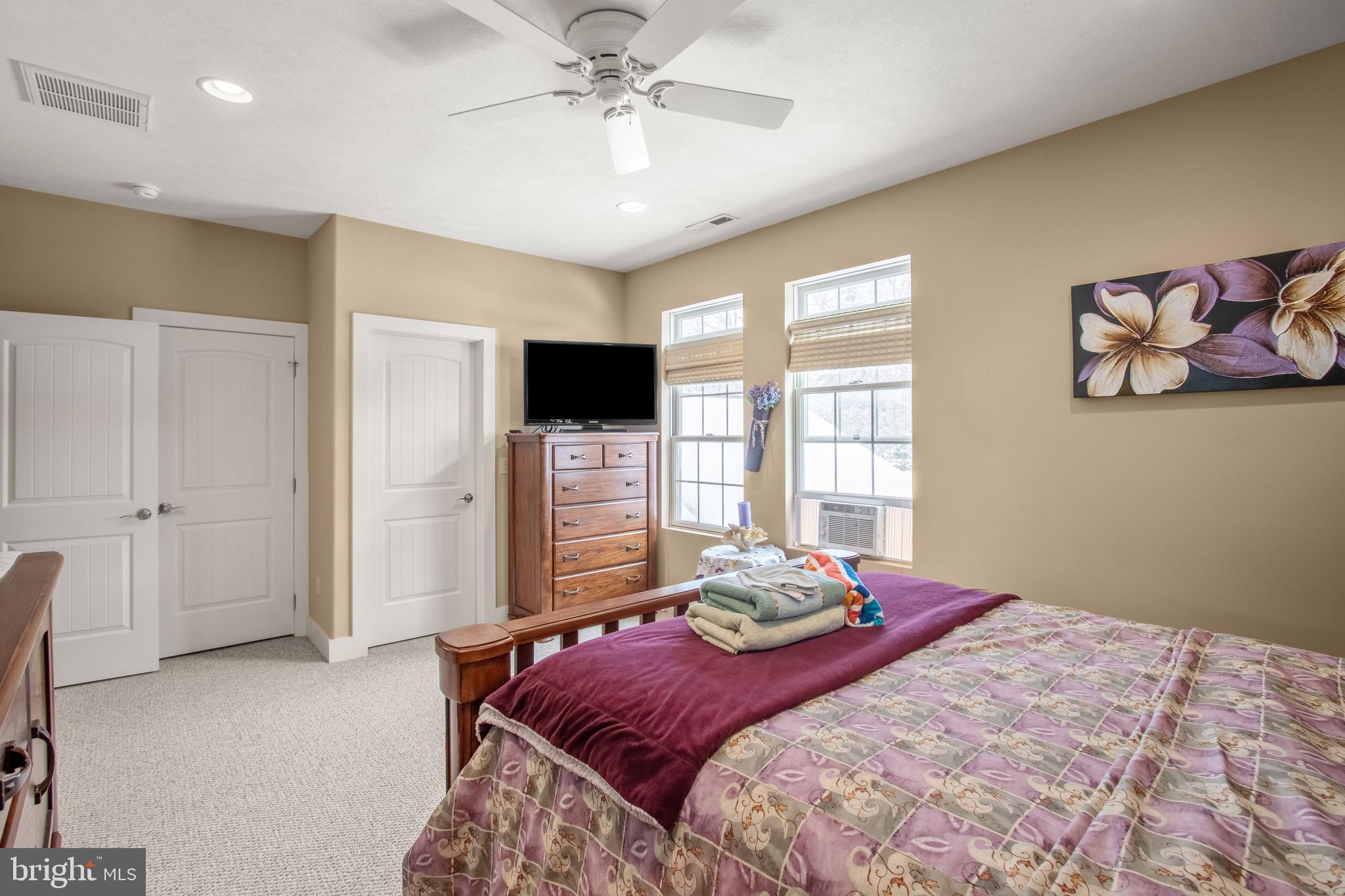 NORTHLAKE VILLAGE TOWNHOMES - Residential Lease