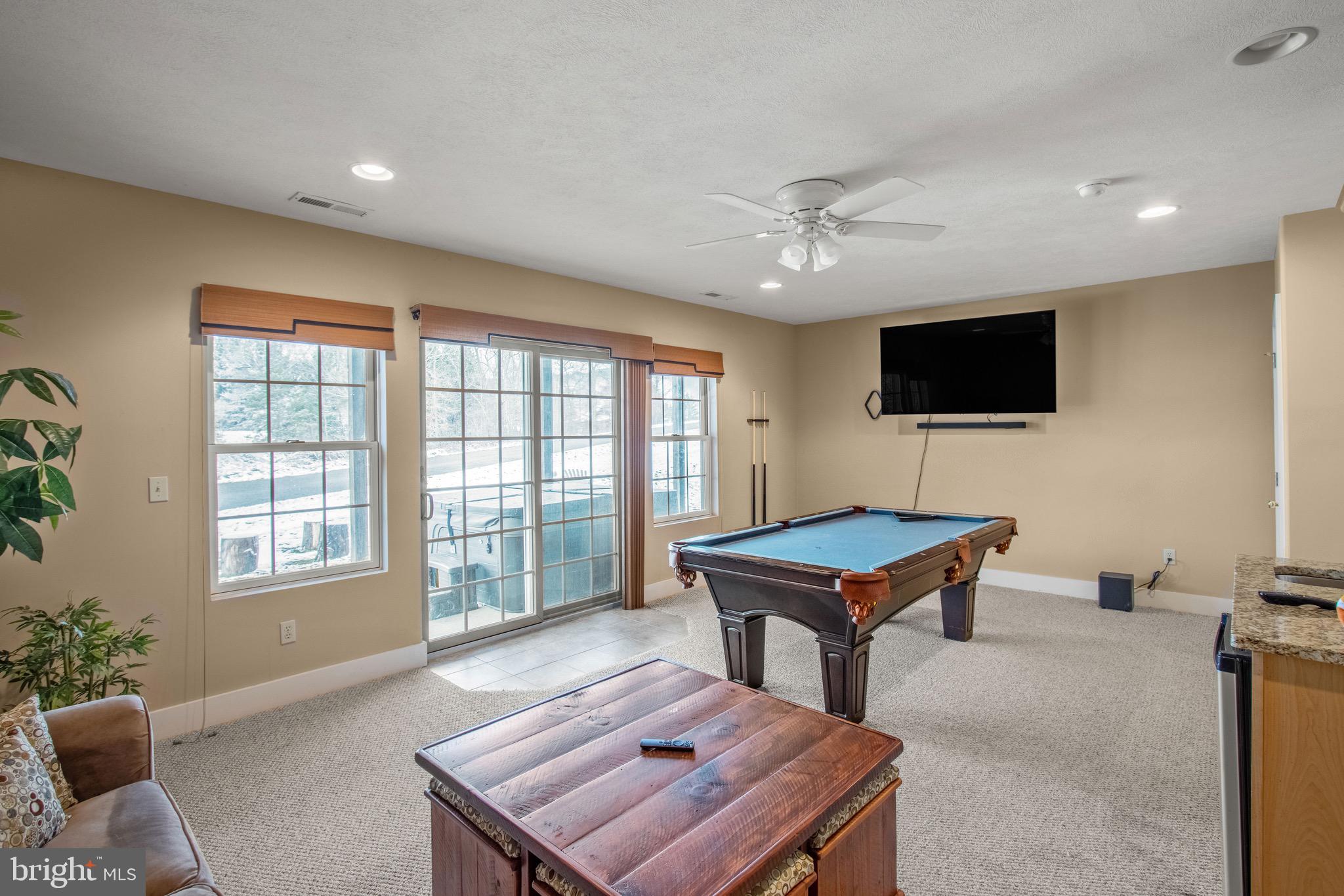 NORTHLAKE VILLAGE TOWNHOMES - Residential Lease