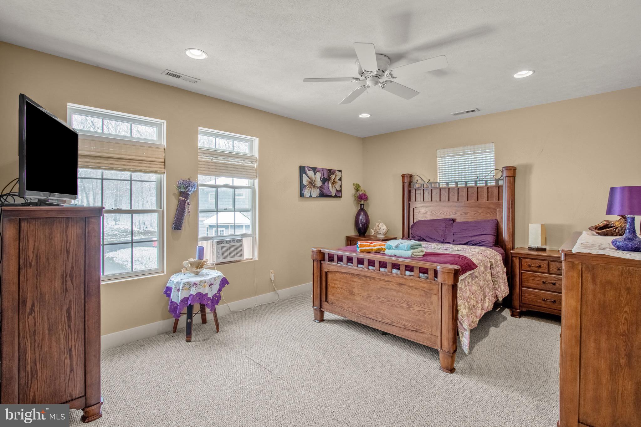 NORTHLAKE VILLAGE TOWNHOMES - Residential Lease