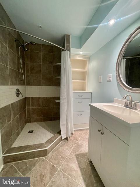 VILLAGES OF URBANA - Residential Lease