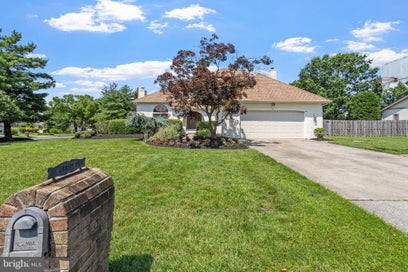 32 COUNTRY WALK CHERRY HILL NJ 08003